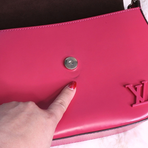 Louis Vuitton Shoulder Bag Epi Luna Leather in Pink - Picture 6 of 6